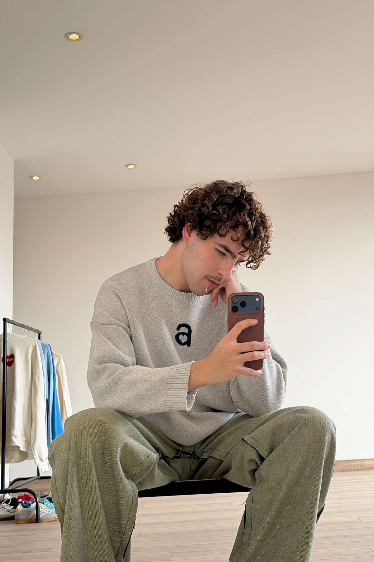 MONOGRAM SWEATER HEATHER GREY