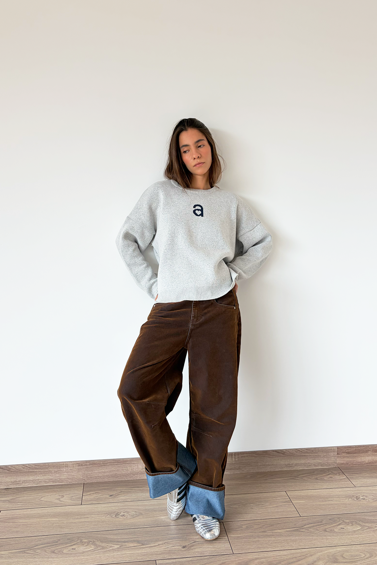 MONOGRAM SWEATER HEATHER GREY