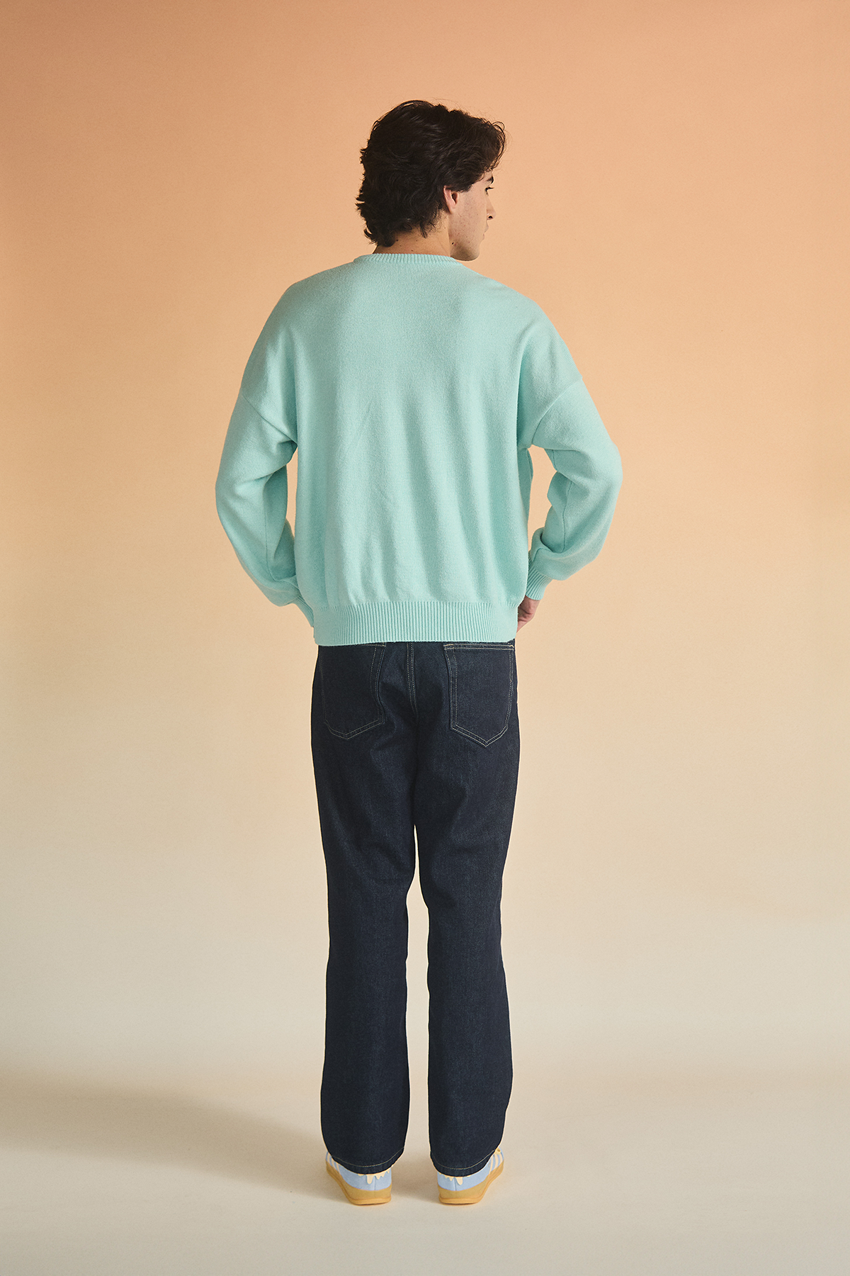 ESSENTIAL SWEATER BABY BLUE