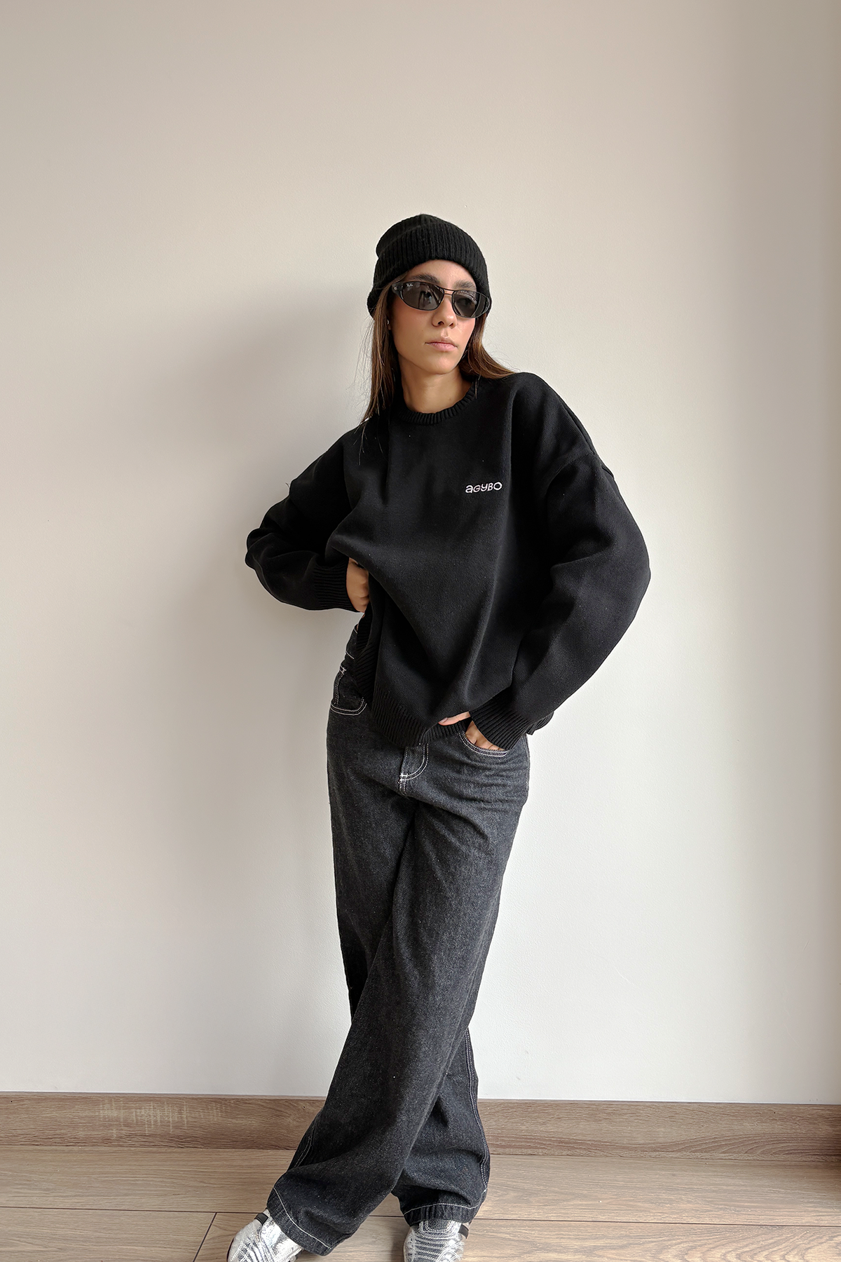 ESSENTIAL SWEATER BLACK