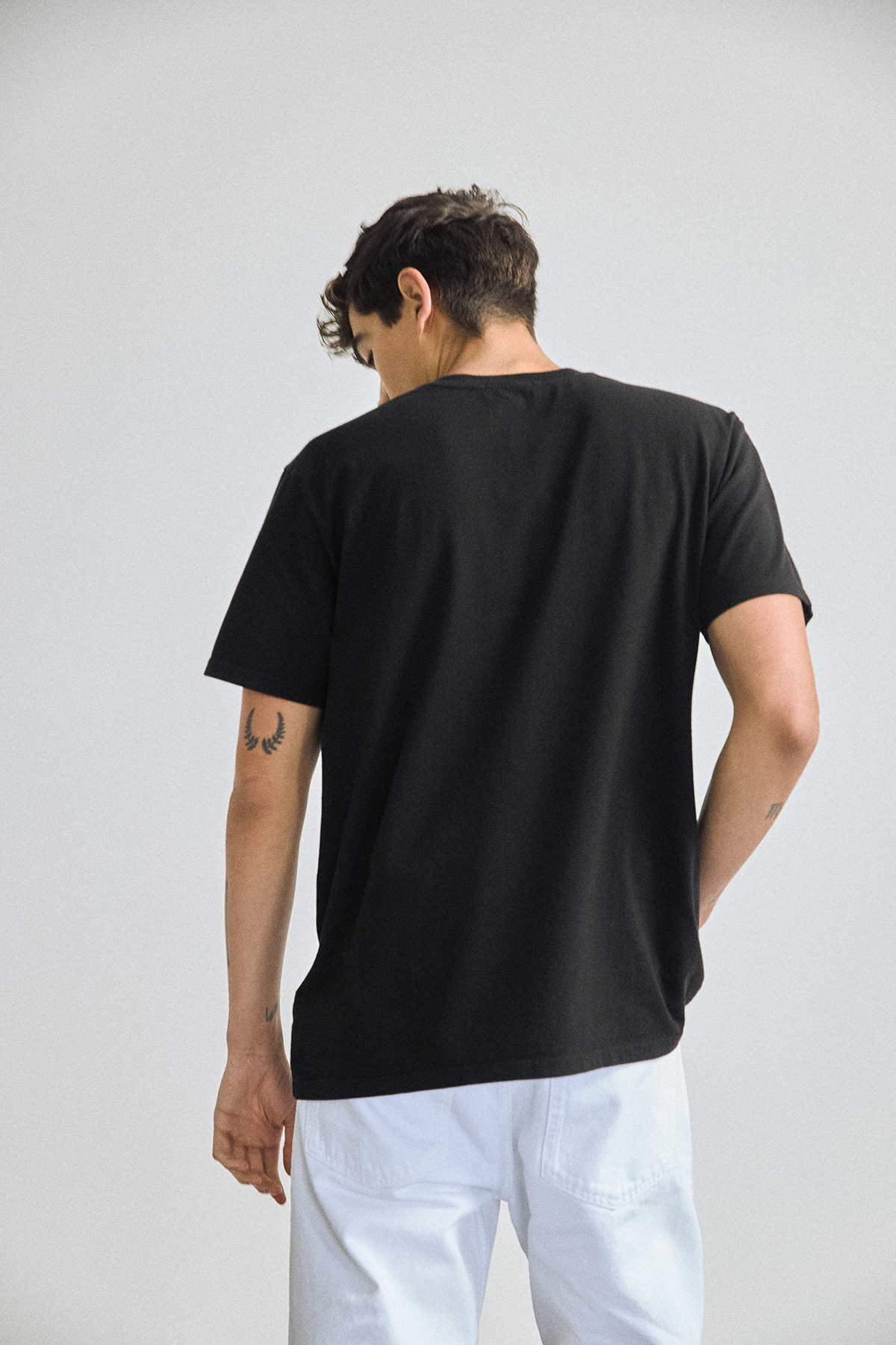 ESSENTIAL T-SHIRT BLACK