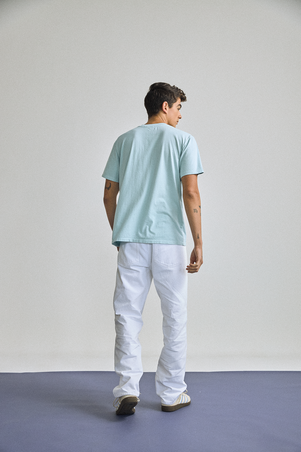 ESSENTIAL T-SHIRT LIGHT BLUE