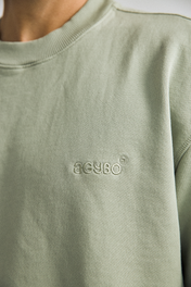 SIGNATURE CREWNECK SAGE