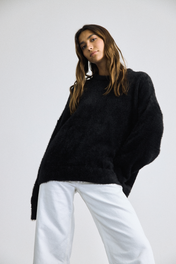 FUZZY SWEATER BLACK