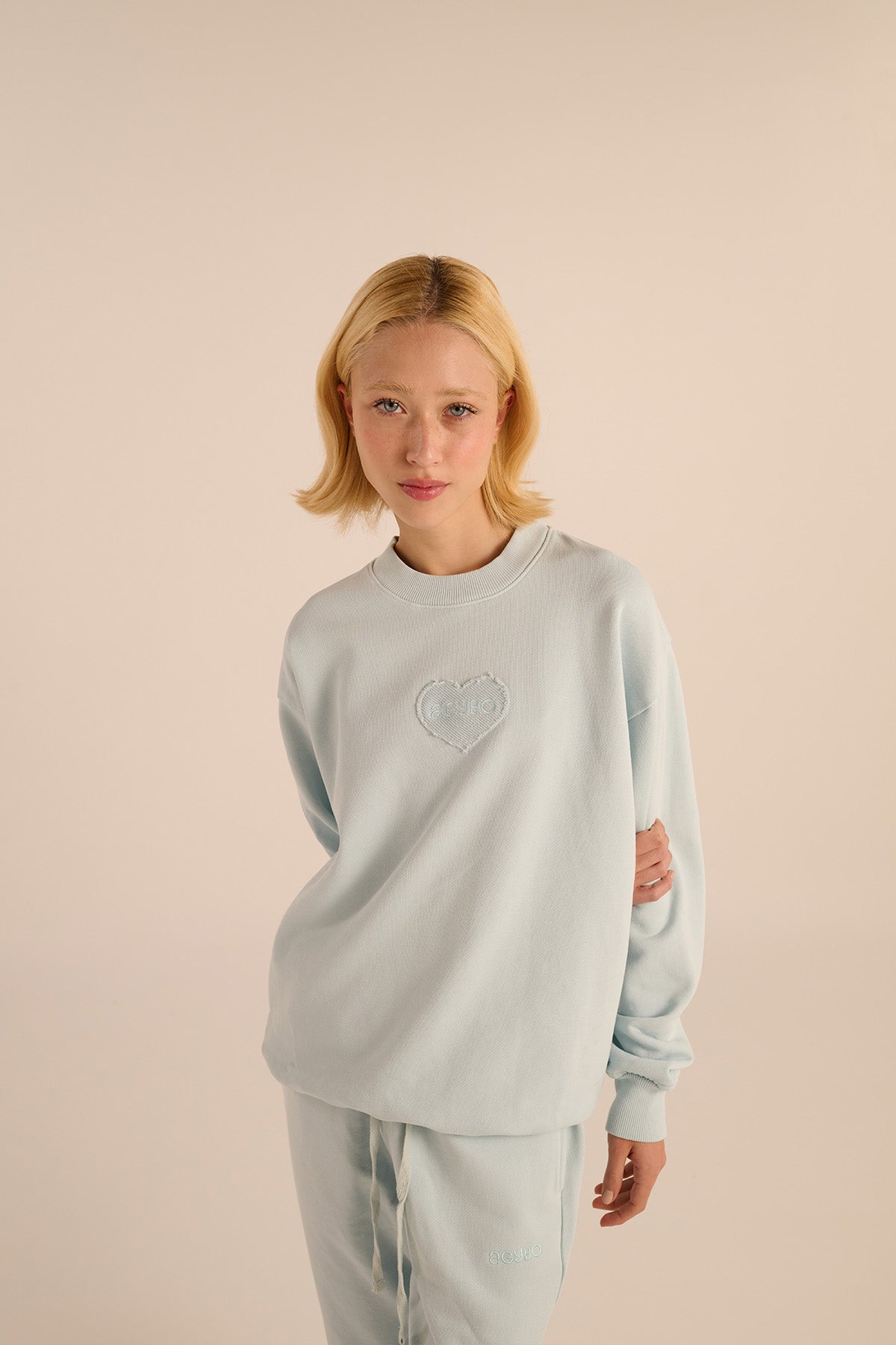 CORE CREWNECK BABY BLUE