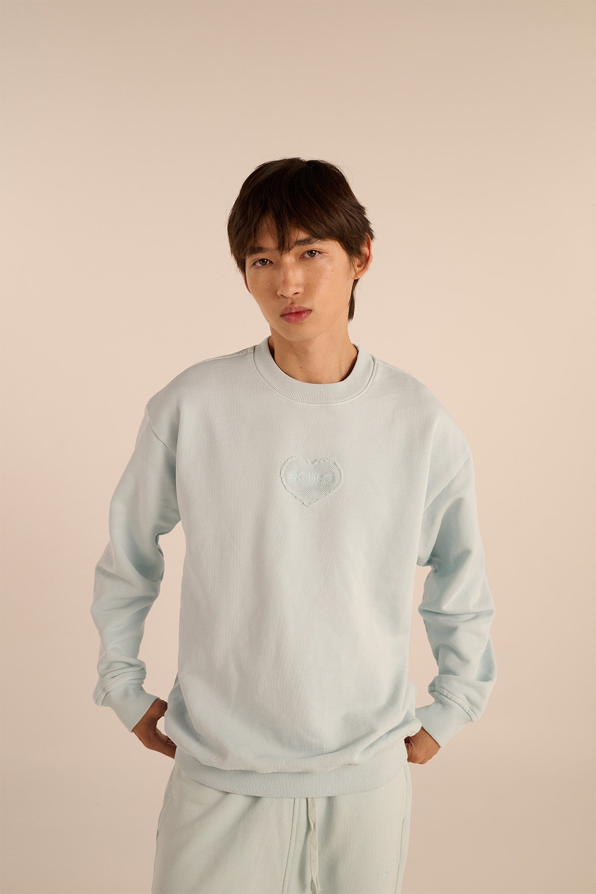 CORE CREWNECK BABY BLUE