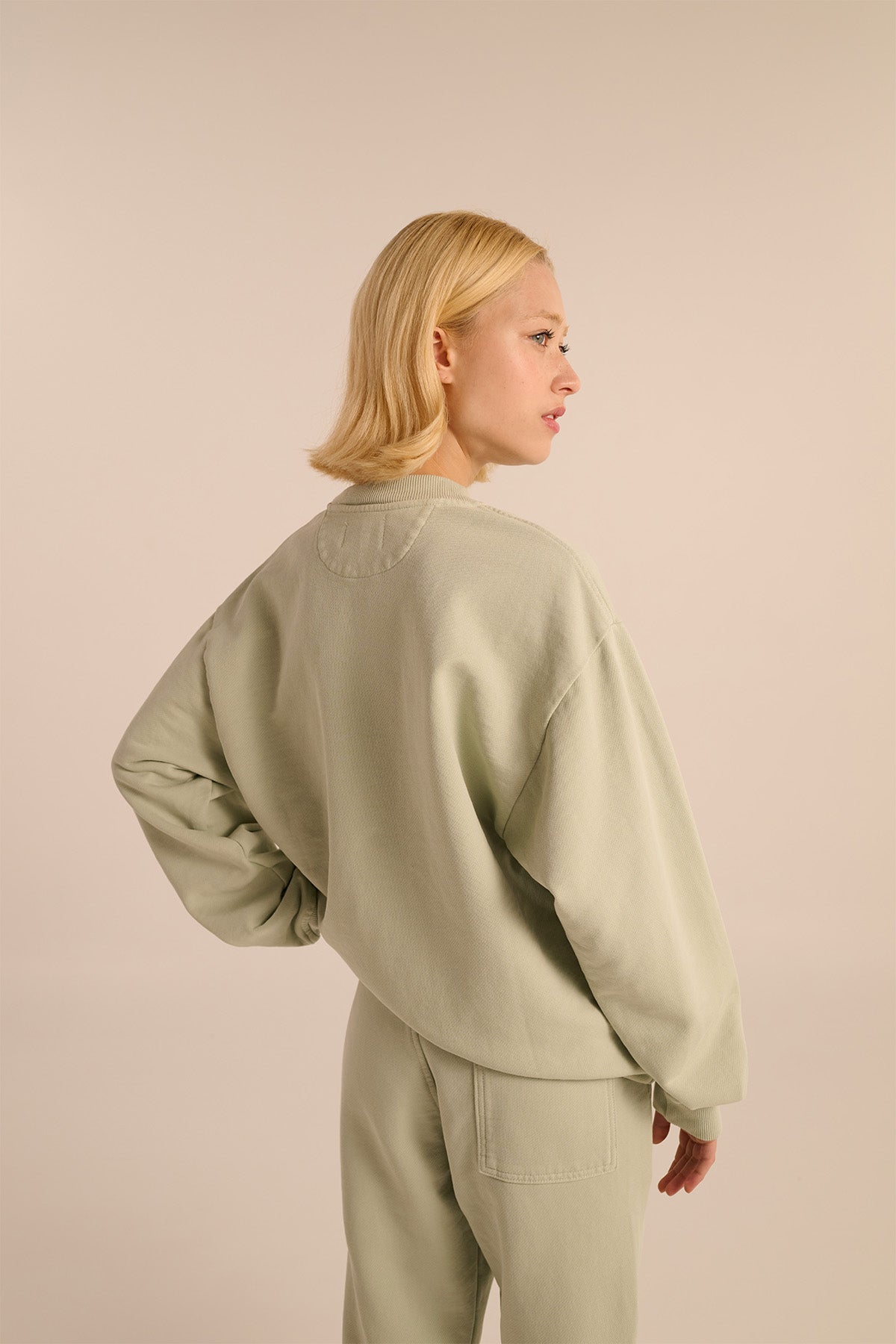 CORE CREWNECK LIGHT GREEN