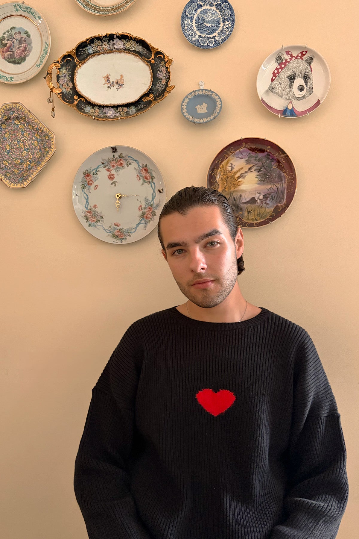 FUZZY HEART SWEATER BLACK