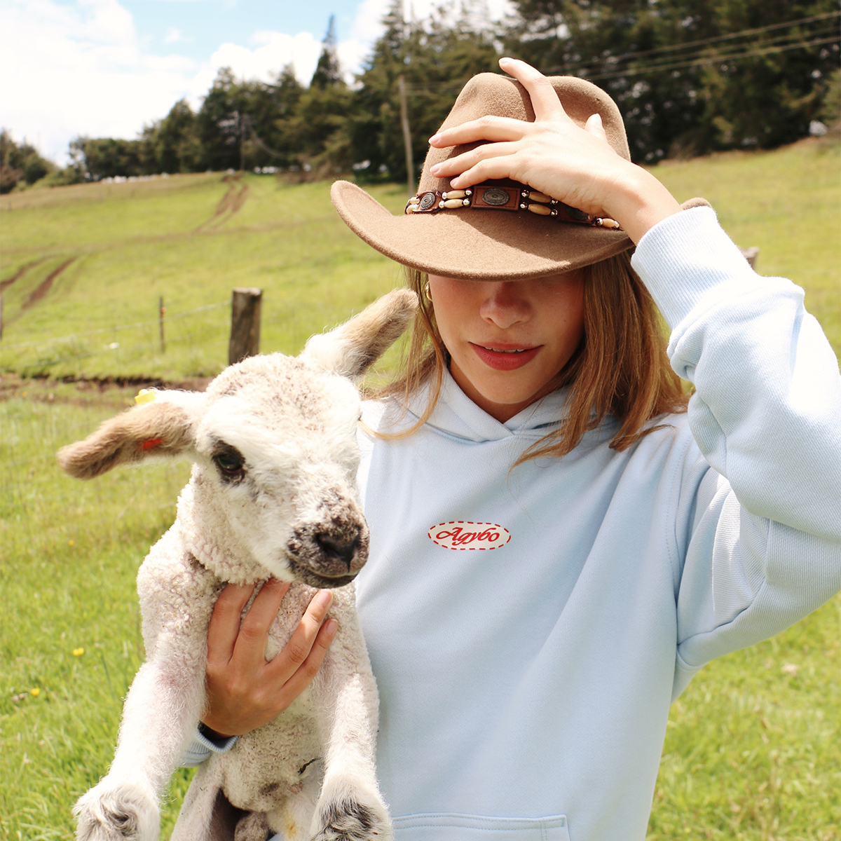 BABY_LAMB_HOODIE_3.png