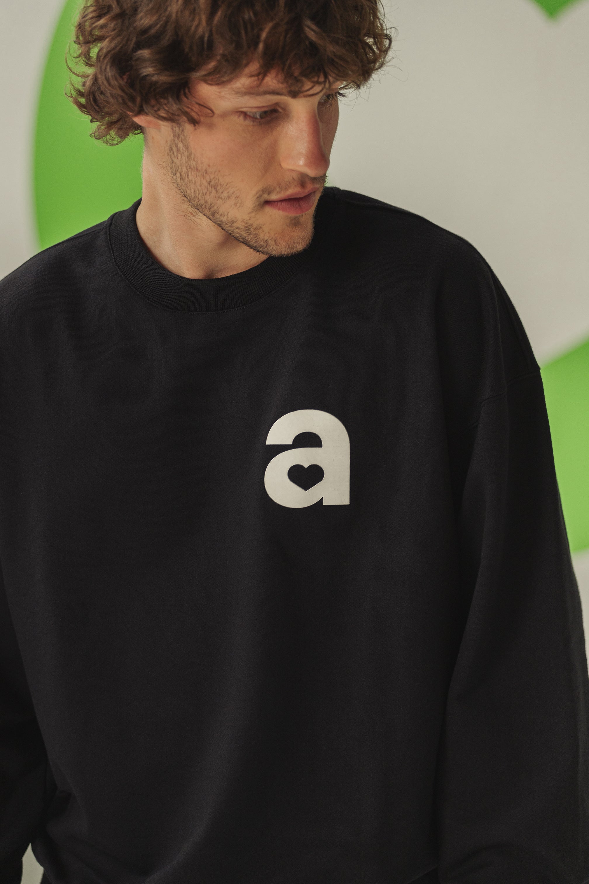 MONOGRAM CREWNECK - BLACK