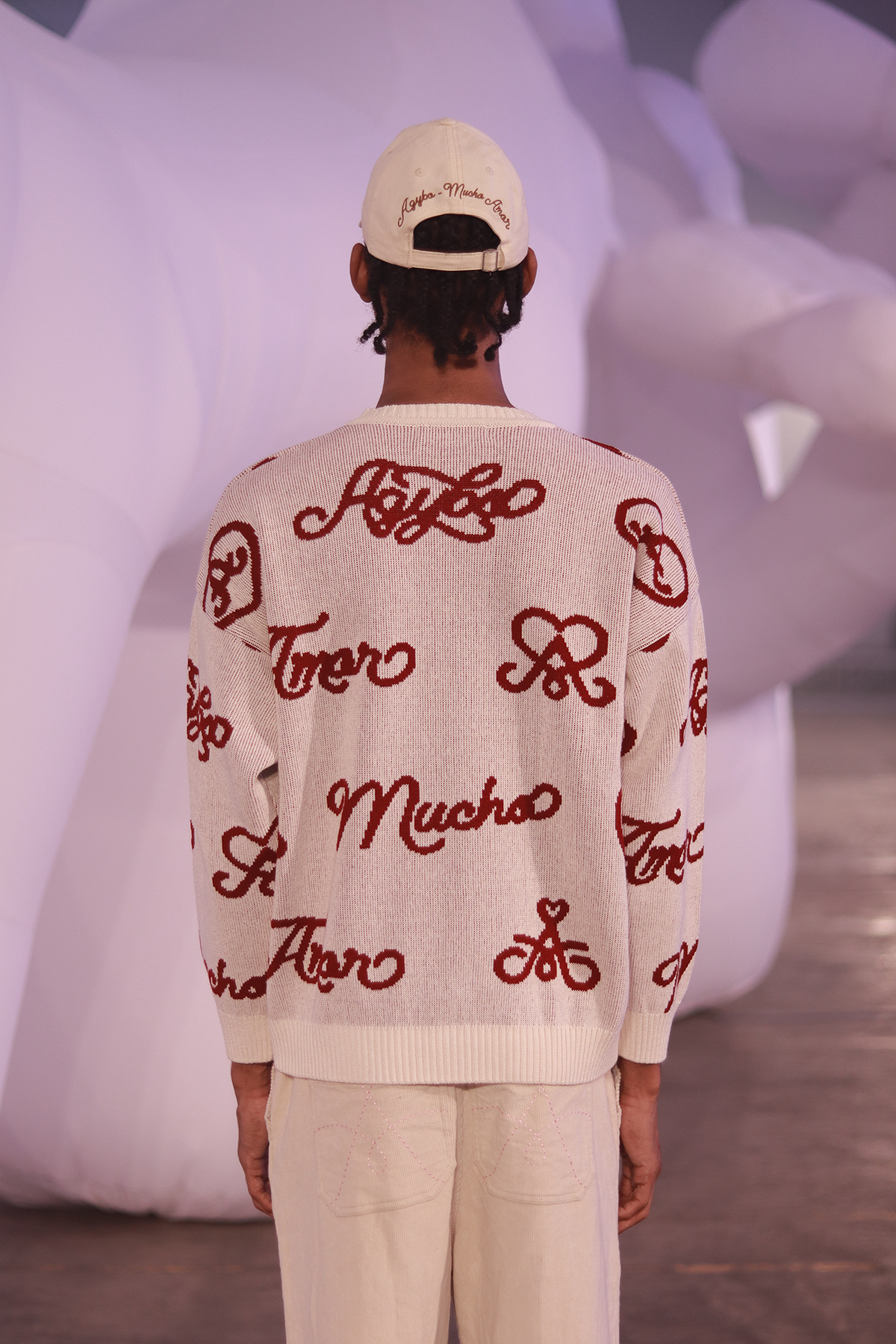 MUCHO AMOR SWEATER